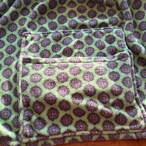 Vera Bradley Nomadic Blossoms Fleece Travel Pillow Throw Blanket 45”x60” - Picture 4 of 6